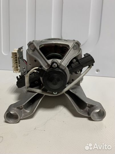 Двигататель стиральной машины (мотор) Welling