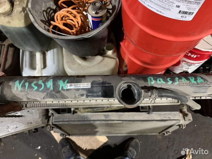 Радиатор охлаждения Nissan Bassara QR25