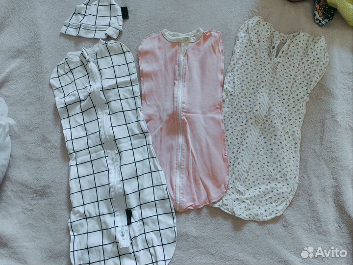 Три больших пакета вещей на малышку