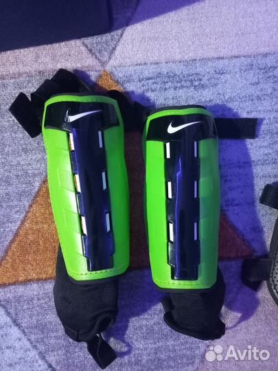 Футбольные щитки