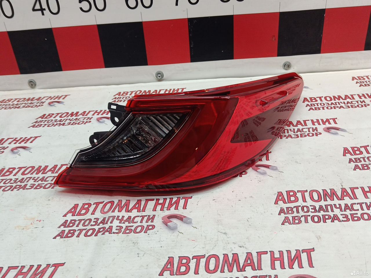 Фонарь задний правый Toyota Camry VX80