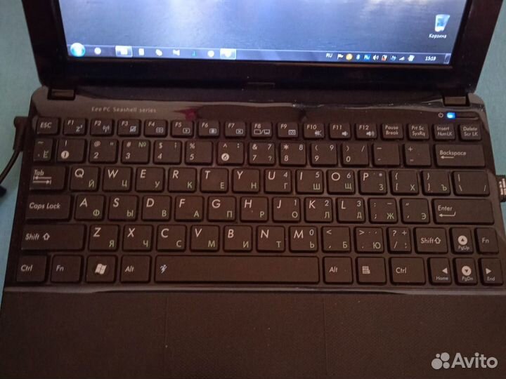 Продаётся нетбук Asus eee pc