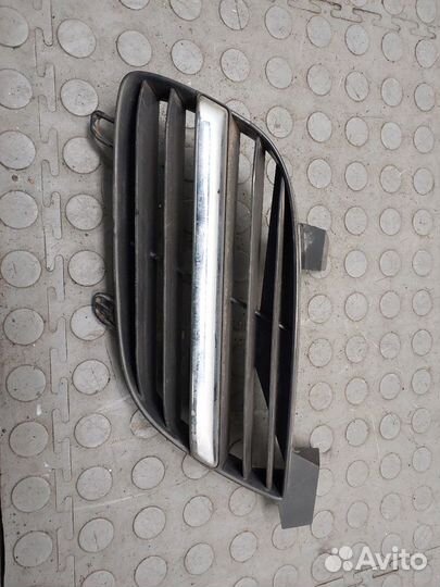 Решетка радиатора Nissan Almera N16, 2004