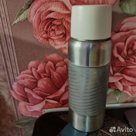 Термос инкар хорошо греет