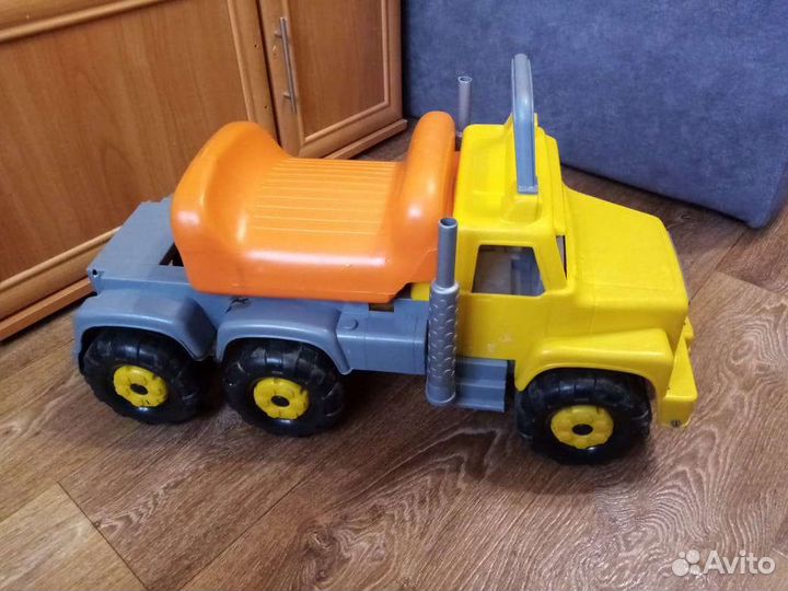 Машина грузовик беговел
