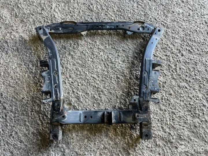 Балка передняя подмоторная Renault Duster пробег