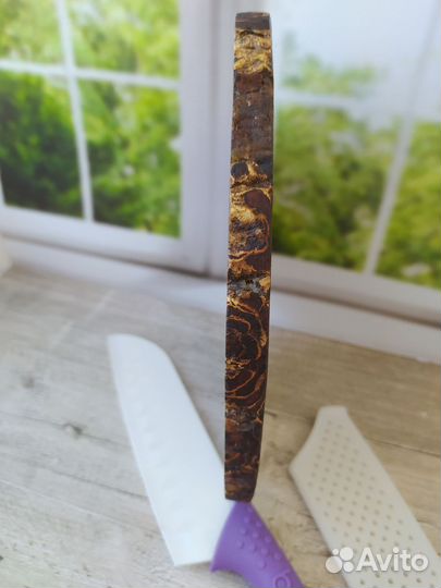 Разделочная доска из поперечного спила ореха