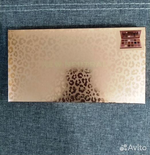 Revolution PRO Палетка теней NEW neutrals Blushed