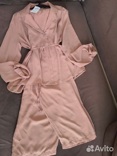 Костюм летний 48 р новый бронь