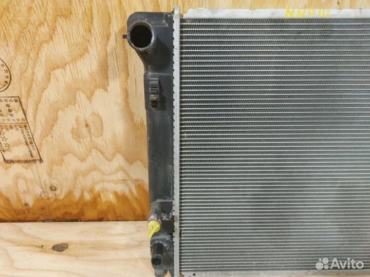 Радиатор двигателя Toyota Aqua NHP10 1nzfxe 2013