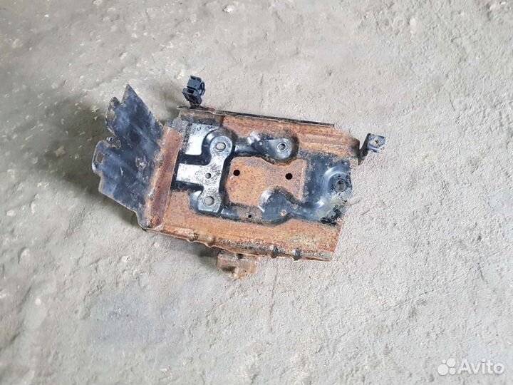 Площадка акб nissan almera n16