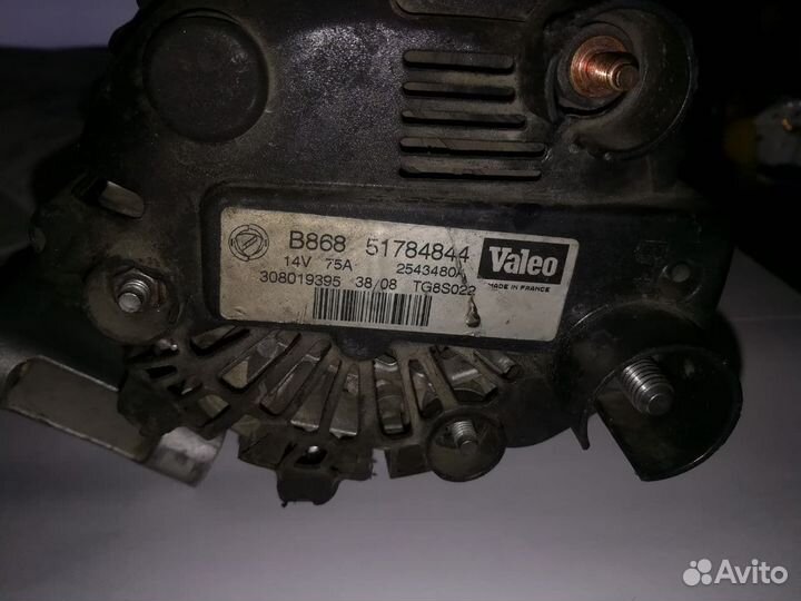Автомобильный генератор Valeo 51784844 14v 75A