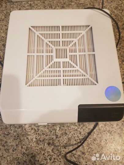 Пылесос настольный для маникюра