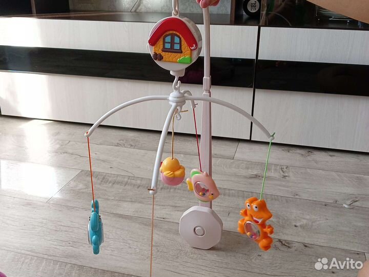 Музыкальная карусель на кроватку