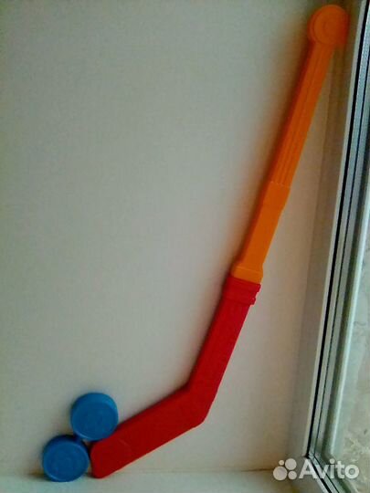 Клюшка хоккей СССР новое + 2 шайбы зимние игрушки