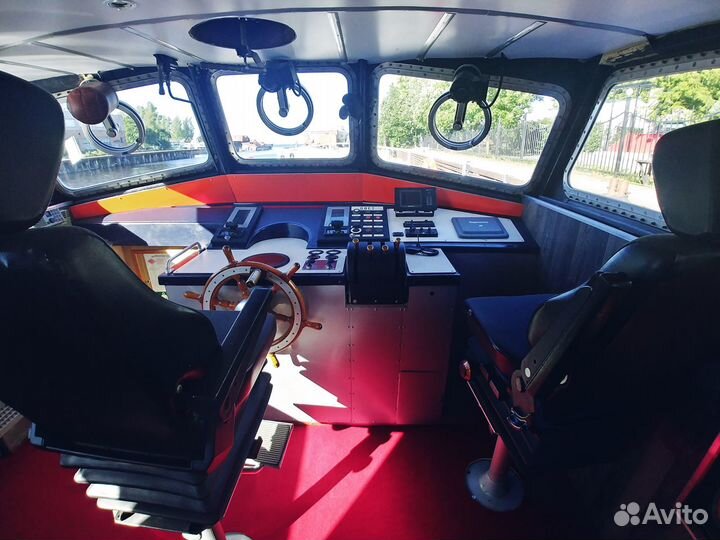 Экспедиционно - туристическое судно