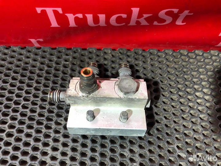 Клапан тормозной Volvo FH