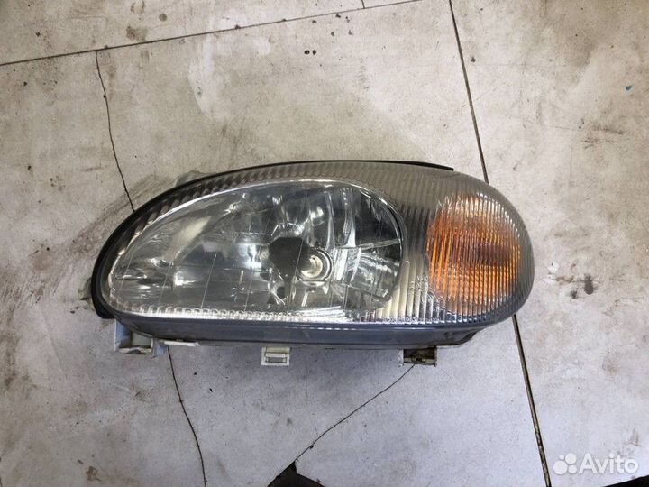 Фара левая