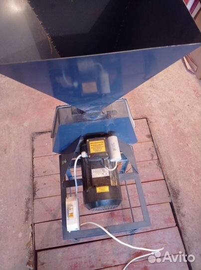 Крупорушка зернодробилка