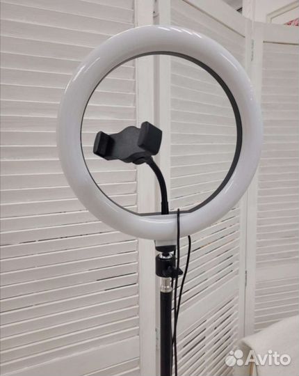 Кольцевая лампа со штативом