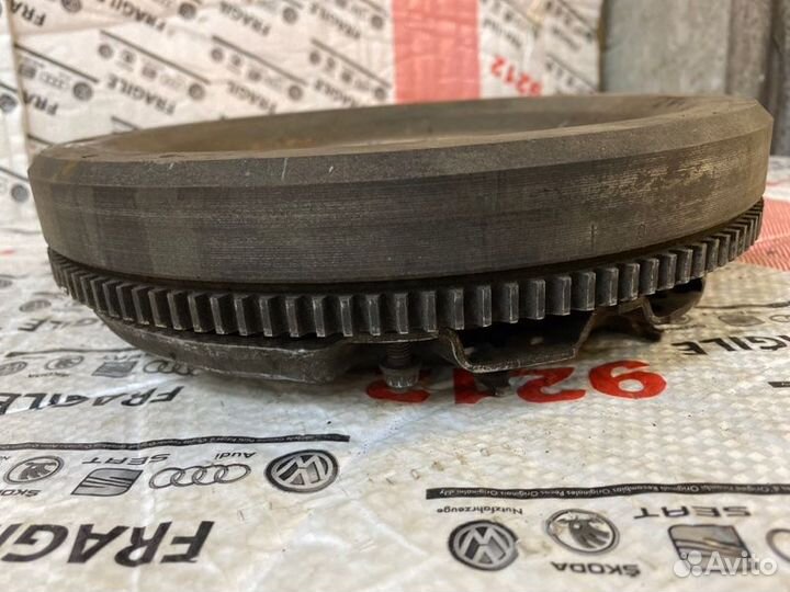 Маховик Volkswagen Passat B3 1.8 RP 1988-1993