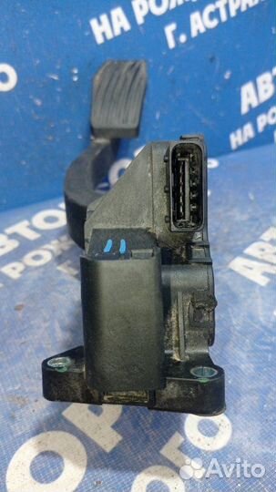 Педаль газа Fiat Linea седан 198A4000 2010