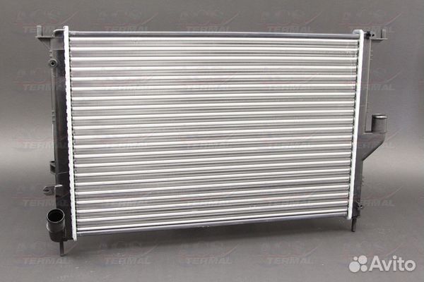 Радиатор охлаждения Рено Логан 08- M +AC