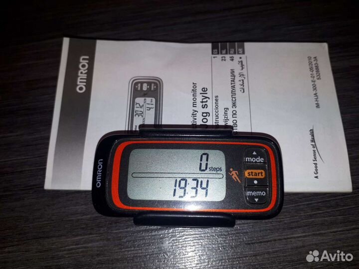 Шагомер omron