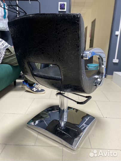 Парикмахерское кресло бу