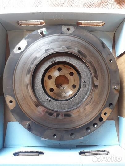 Маховик оригинал mitsubishi l200 4D56