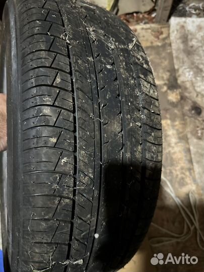 R17 Yokohama E70B 215/55, PCD 4x120 DIA 15