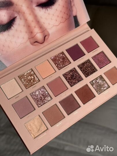 Huda beauty палетка Nude