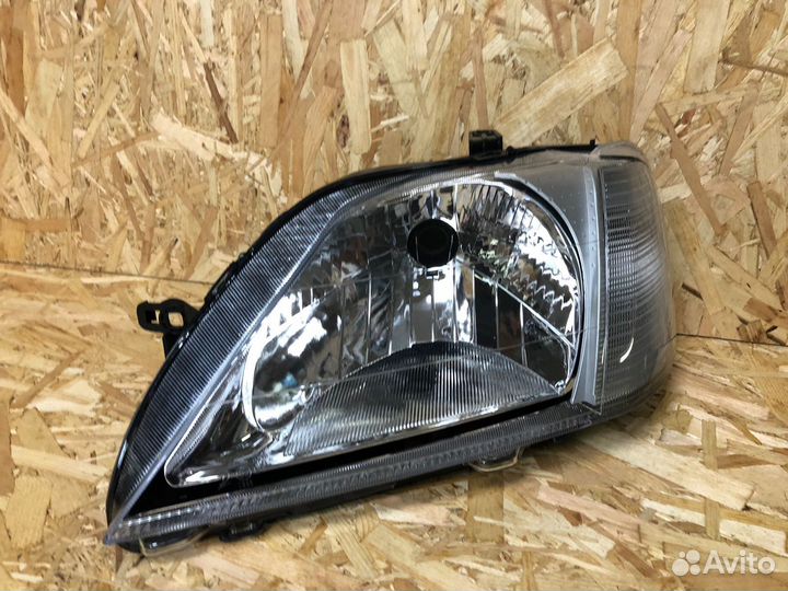 Фары на renault logan 1
