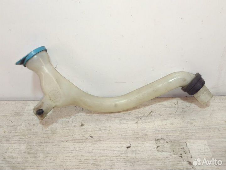 Горловина бачка омывателя Nissan Note E11 HR16DE