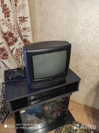 Телевизор Lg CF-14F30