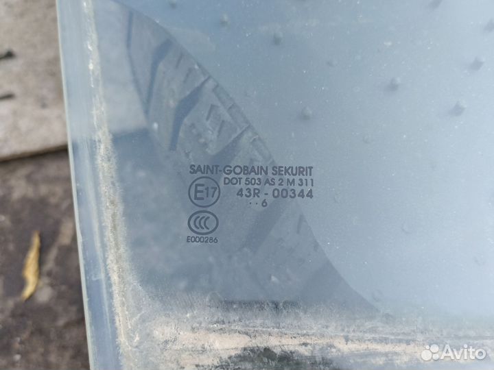 Стекло передней правой двери Мицубиси Лансер 9