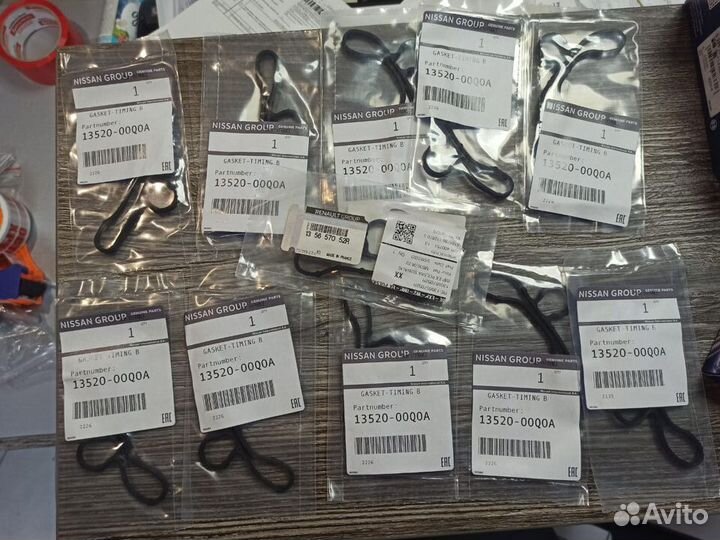 Прокладка 1352000Q0A 135657052R Nissan