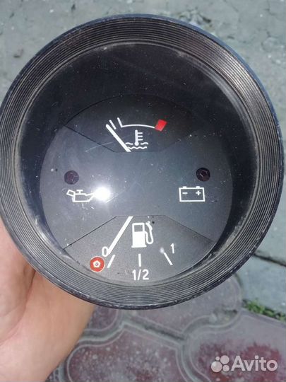 Щиток приборов