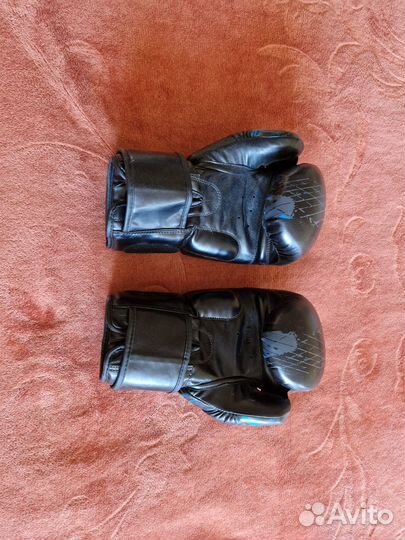 Боксерские перчатки