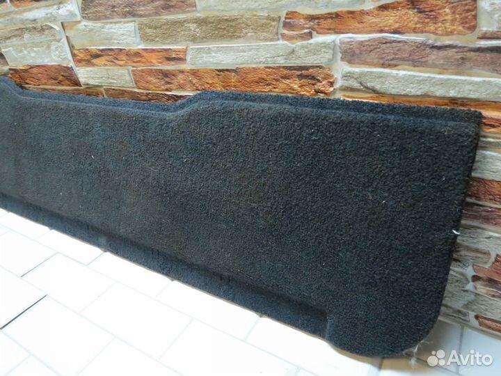 Обшивка крышки багажника нижней Range Rover Vogue