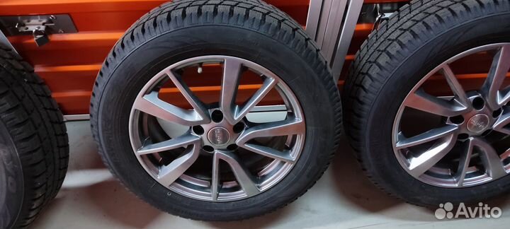 Toyo Observe GSi-5 215/60 R17 96Q