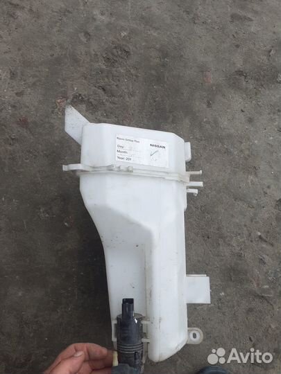 Бачок стеклоомывателя Nissan X-Trail