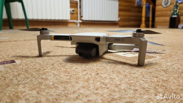 Квадрокоптер DJI Mini SE