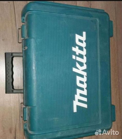 Кейс, зарядник, аккумулятор