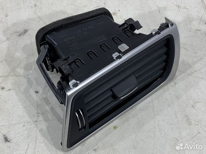 Дефлектор торпедо правый Audi A7 4G