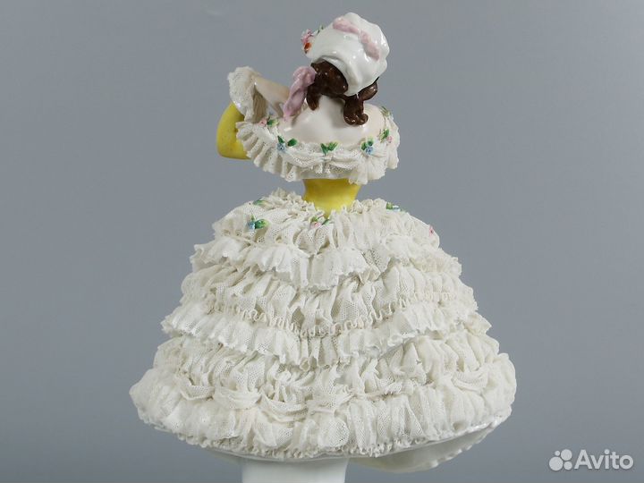 Старинная немецкая статуэтка.Volkstedt