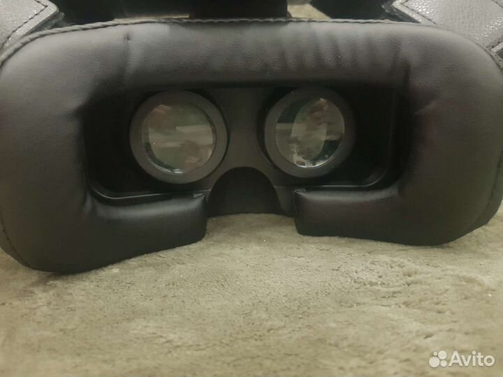 Очки виртуальной реальности для смартфона