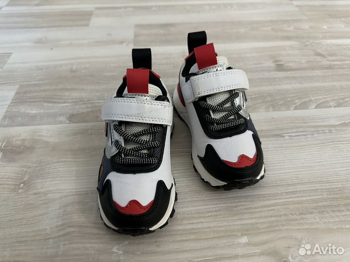 Кроссовки детские 26 размер
