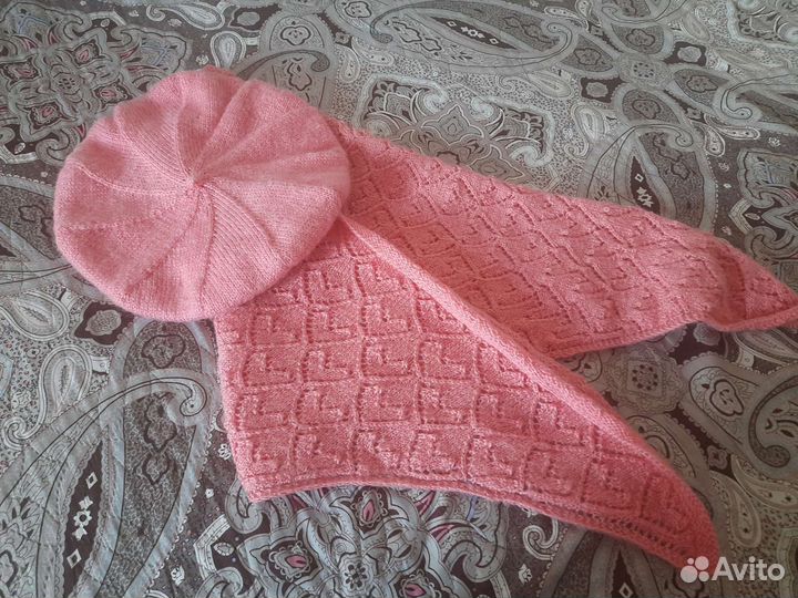 Женский берет и бактус