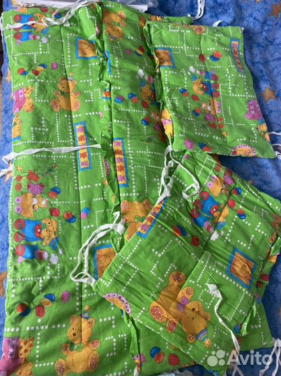 Бортики, наматрасник и подушечка в кроватку